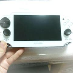 ヒロビン様レア?!Vita1000番代ホワイトとメモリーカード16GB、2枚