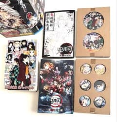 鬼滅の刃 缶バッジ8個セット＋劇場版【零】煉獄零巻付き - メルカリ