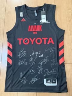 n*8様 アルバルク東京 全選手直筆サイン入りユニフォーム 田中 小酒部