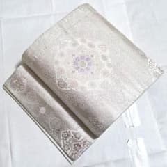 A5◇着物くつろぎ 華文様 銀糸 パステル 白 六通 正絹 フォーマルな