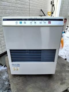 札幌発コロナFF温風石油ストーブ！品番「FF‐4211GS」2011年式中古品①