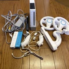 Wii本体セット（ホワイト）とカセット8個 - メルカリ