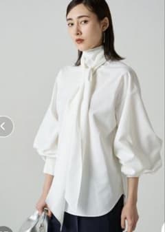 Atelier N°5/アトリエヌメロサンク】タイプライターボウタイブラウス