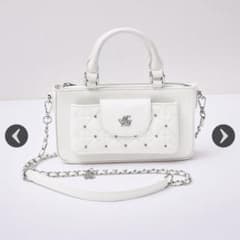 ミシェルマカロン マルチショルダーバック 白 - メルカリ