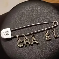 2026年最新】CHANEL シャネル ピンブローチの人気アイテム - メルカリ