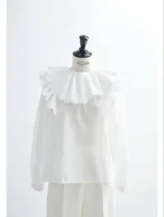 2026年最新】yori ブラウス スカラップの人気アイテム - メルカリ