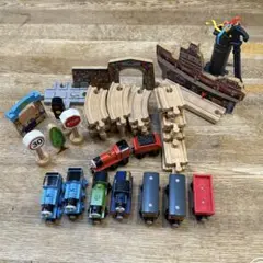2026年最新】木製レール トーマス 機関庫の人気アイテム - メルカリ