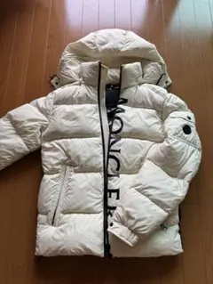 2026年最新】モンクレール マウレス ホワイトの人気アイテム - メルカリ