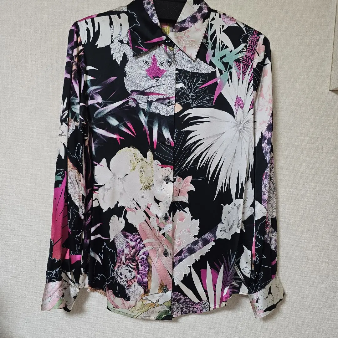 2026年最新】フェラガモ シルク ブラウスの人気アイテム - メルカリ