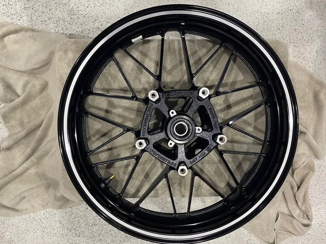 2026年最新】z900rs ホイール 純正の人気アイテム - メルカリ