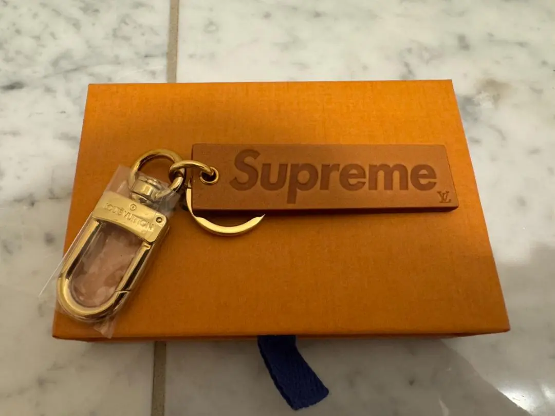 2026年最新】Supreme LOUIS VUITTON キーホルダーの人気アイテム