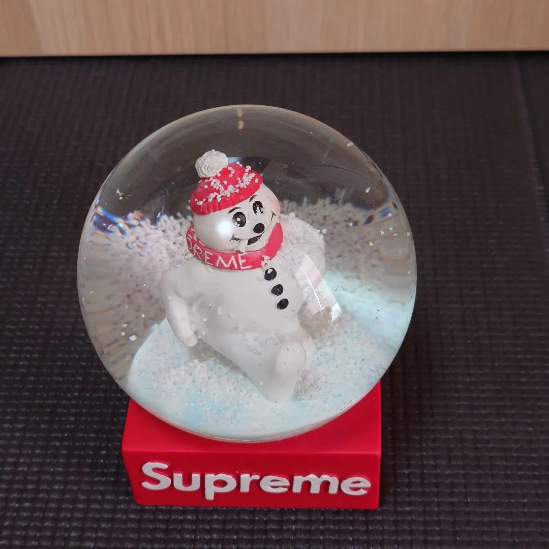 2026年最新】スノードーム supremeの人気アイテム - メルカリ