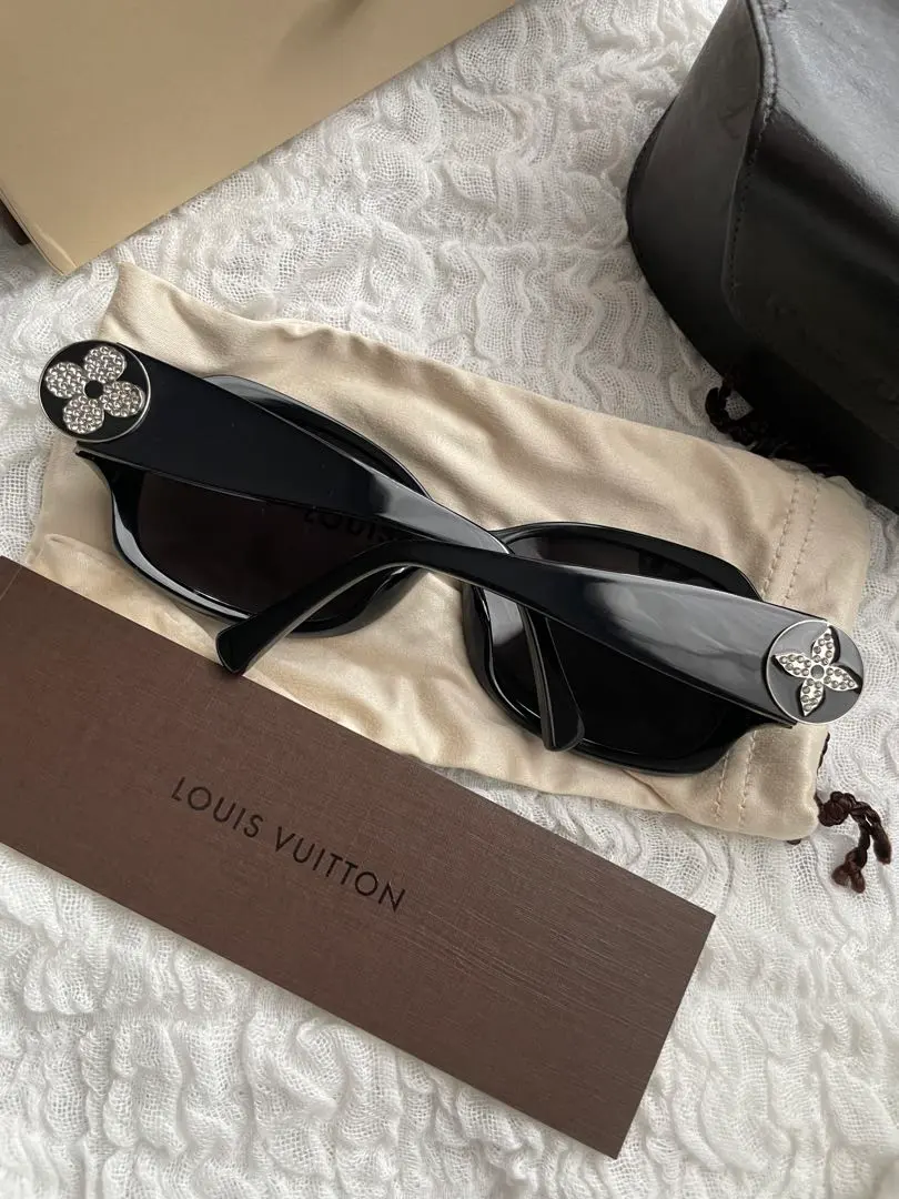 2026年最新】ウルスラストラスの人気アイテム - メルカリ