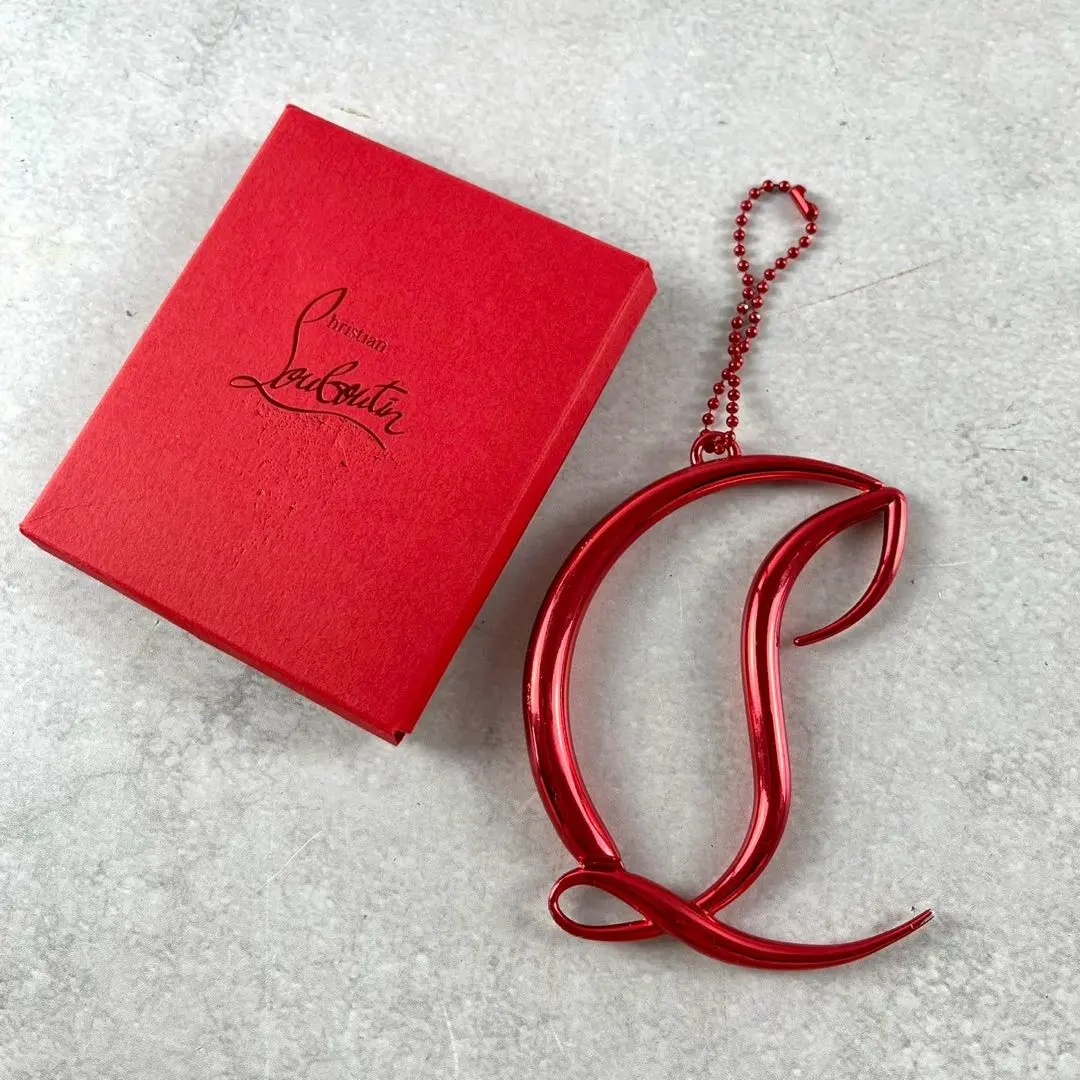 2026年最新】ルブタンキーリングの人気アイテム - メルカリ