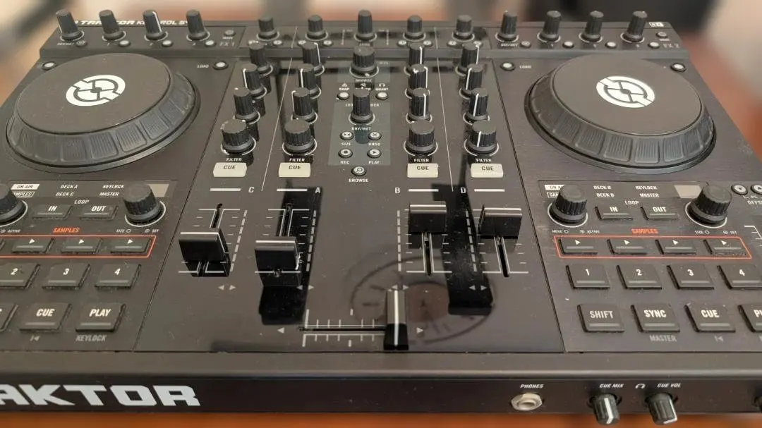 2026年最新】traktor kontrol s4の人気アイテム - メルカリ