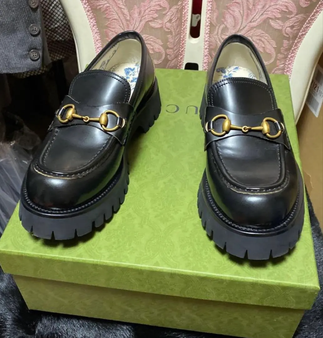 2026年最新】グッチ ローファー ハチの人気アイテム - メルカリ