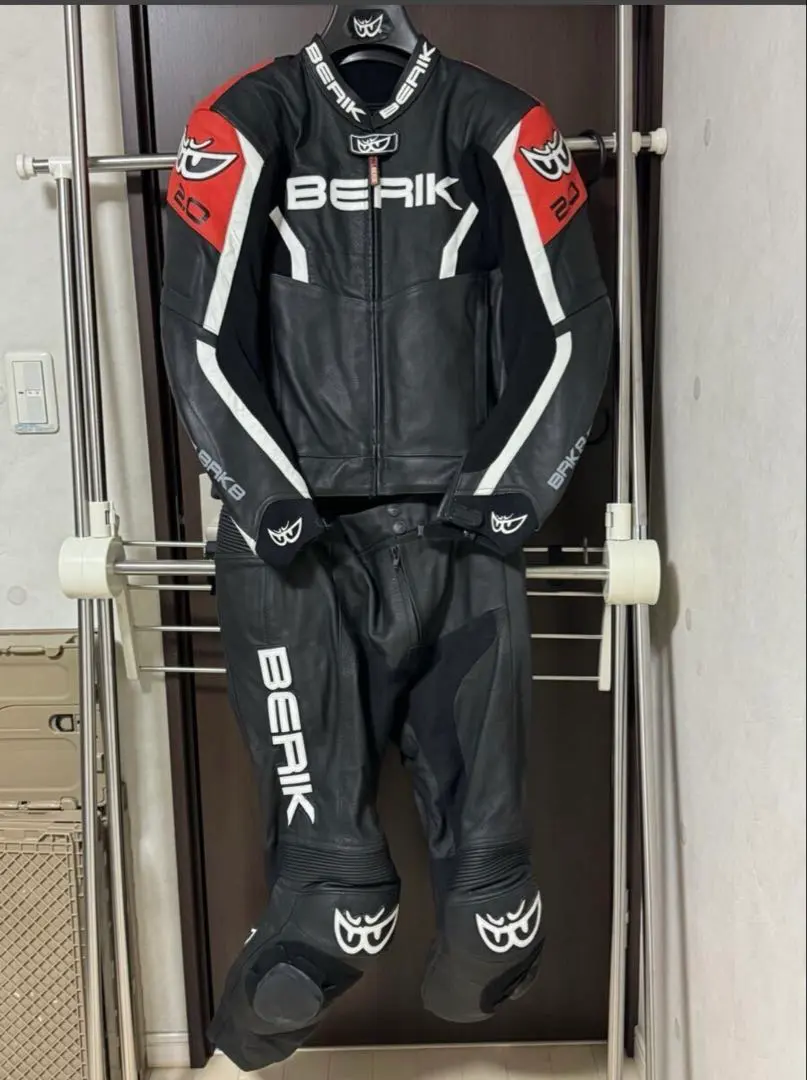 2026年最新】ベリック レーシングスーツ 52の人気アイテム - メルカリ