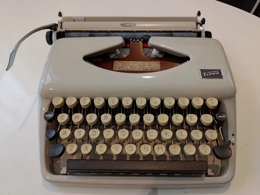 2026年最新】タイプライター triumphの人気アイテム - メルカリ