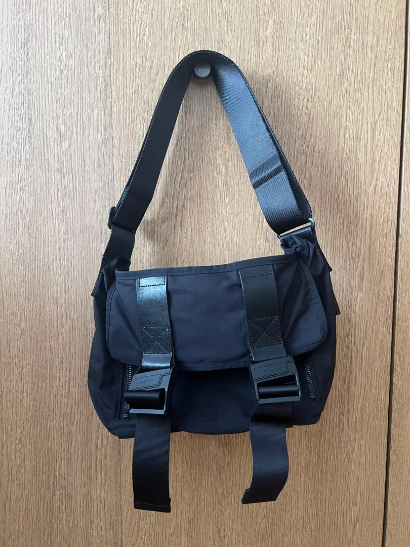 2026年最新】amiacalva メッセンジャーの人気アイテム - メルカリ