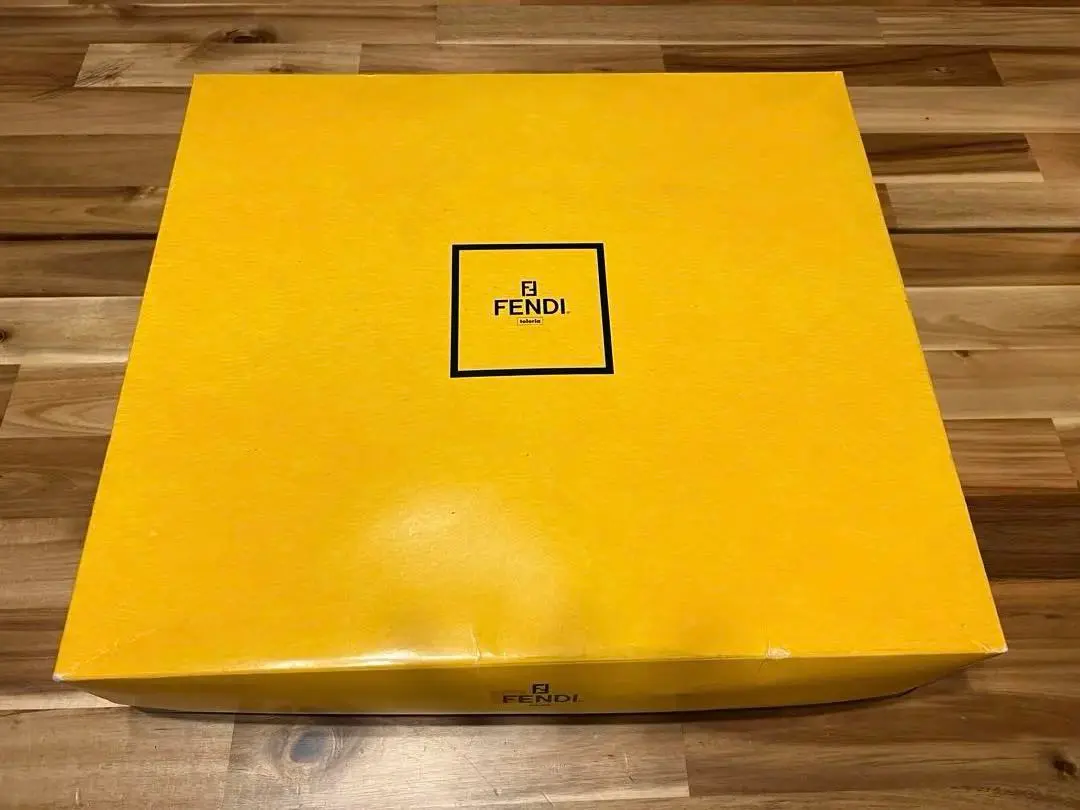 2026年最新】Fendi 毛布・ブランケットの人気アイテム - メルカリ