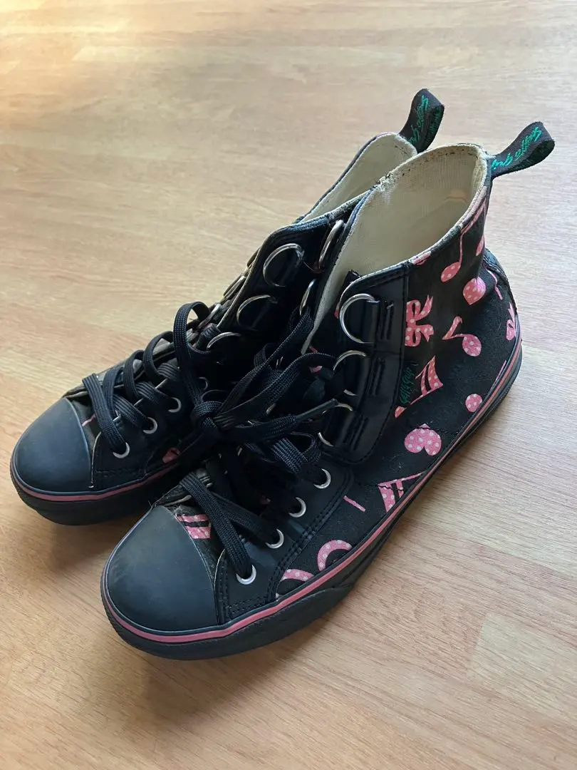 2026年最新】水玉 ドクターマーチンの人気アイテム - メルカリ