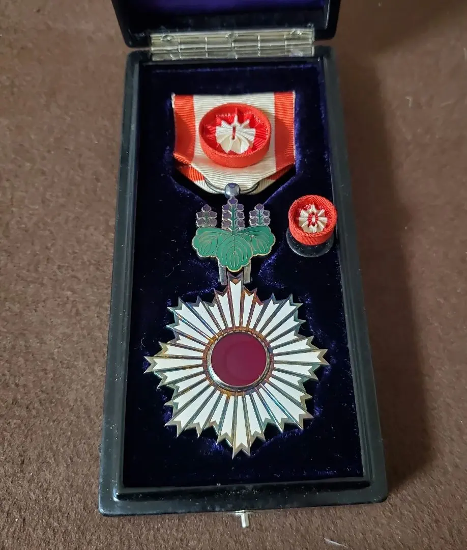 2026年最新】勲一等旭日大綬章の人気アイテム - メルカリ