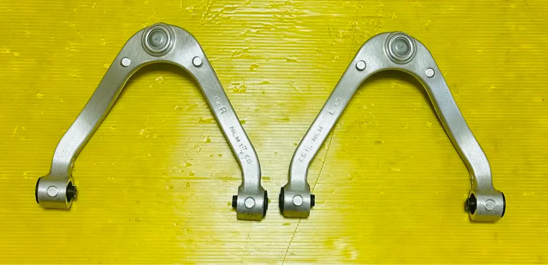 2026年最新】v36 スカイライン アッパーアームの人気アイテム - メルカリ