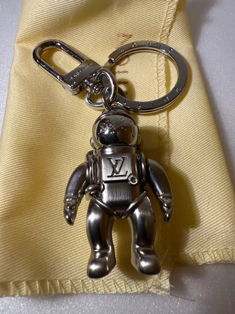 2026年最新】ルイヴィトン キーホルダー 宇宙飛行士の人気アイテム