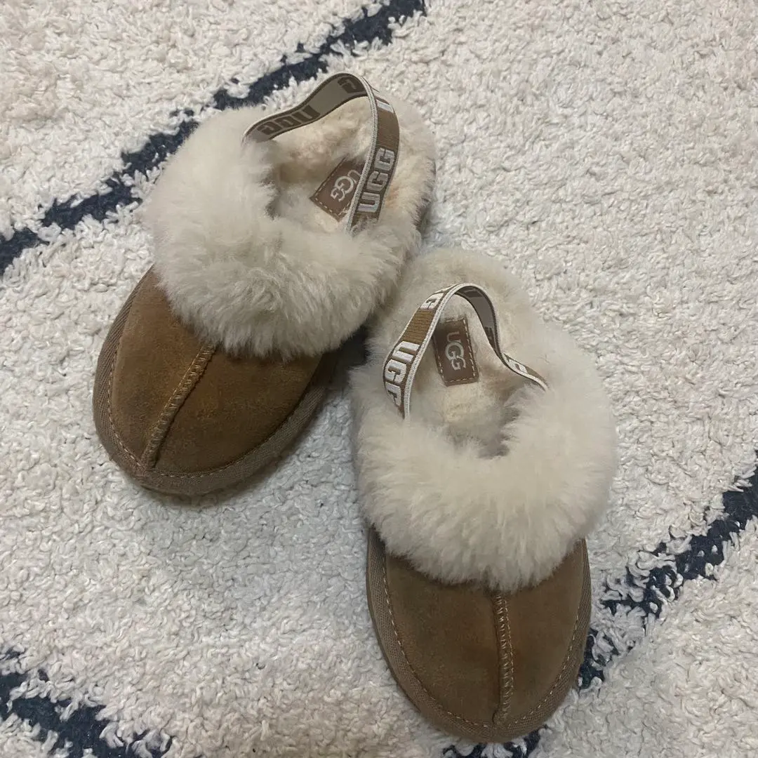 2026年最新】UGG ファンケット キッズの人気アイテム - メルカリ