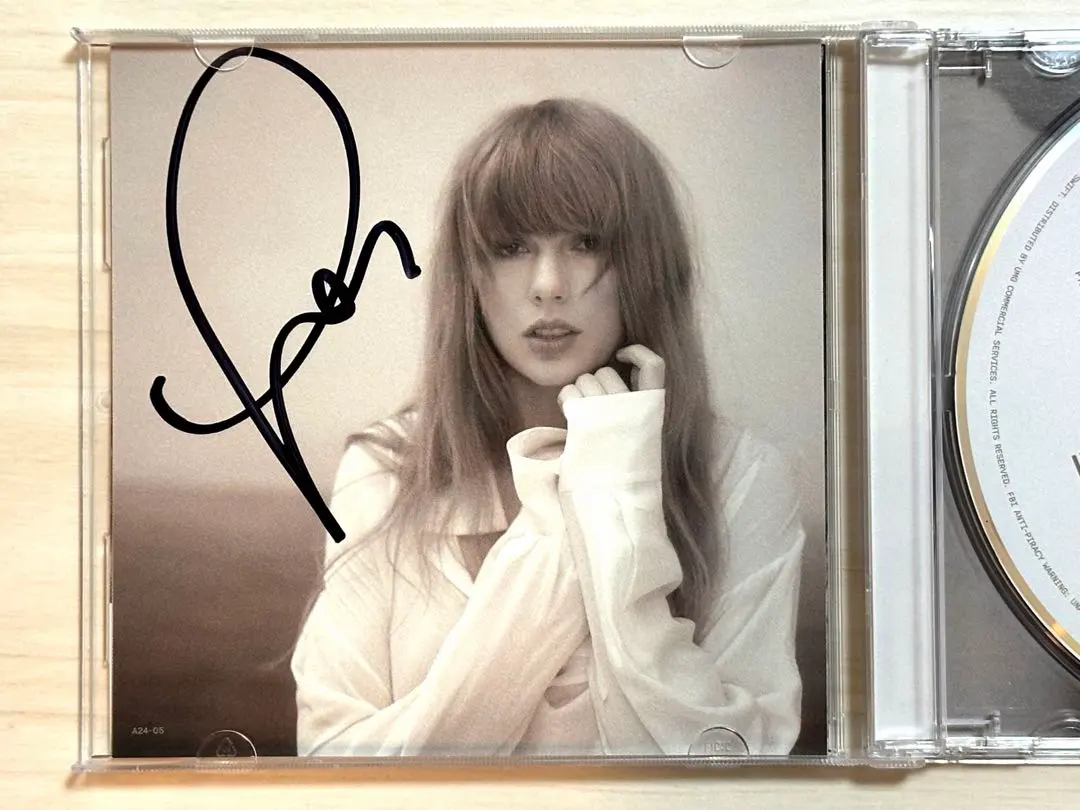 2026年最新】TAYLORSWIFT サインの人気アイテム - メルカリ