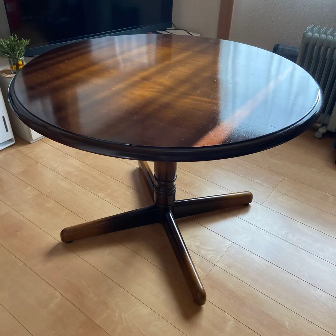 飛騨産業 キツツキマーク 天然木 丸テーブル幅100㎝リビングテーブル 濃茶