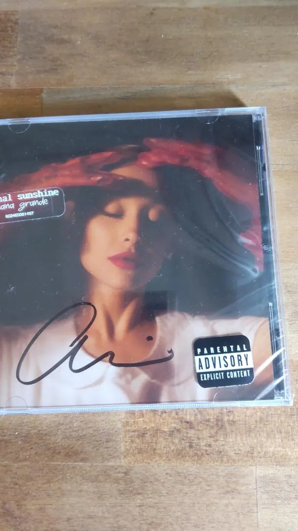 2026年最新】ARIANA grande サインの人気アイテム - メルカリ