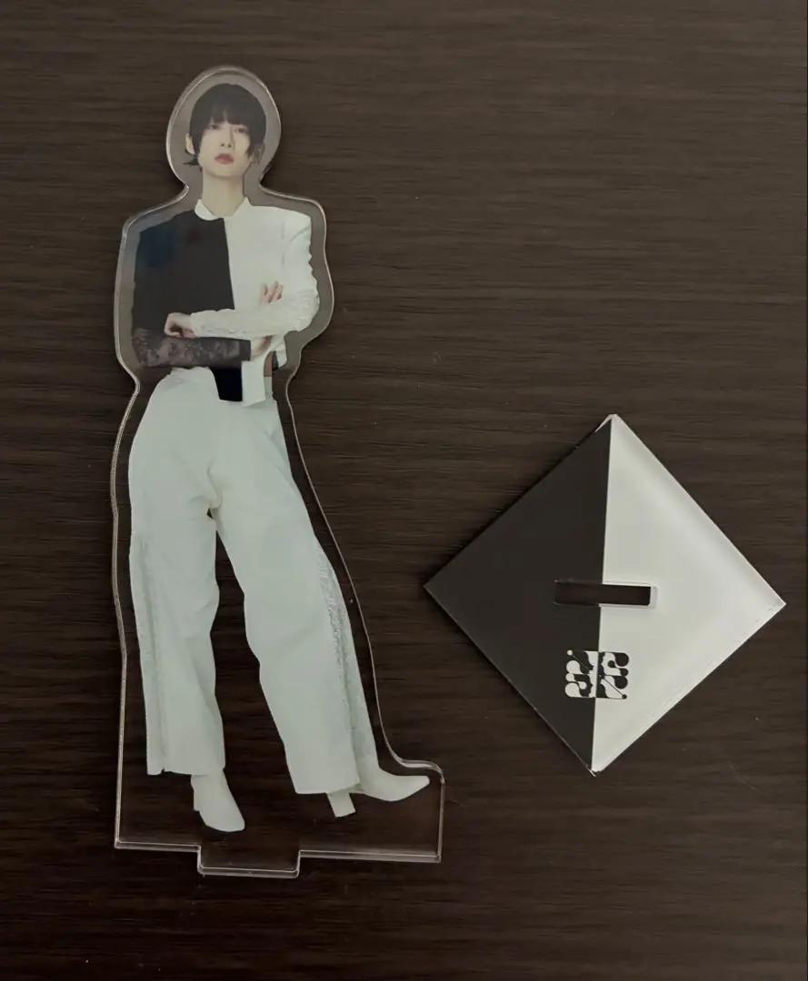 2026年最新】MIKINA アクスタの人気アイテム - メルカリ