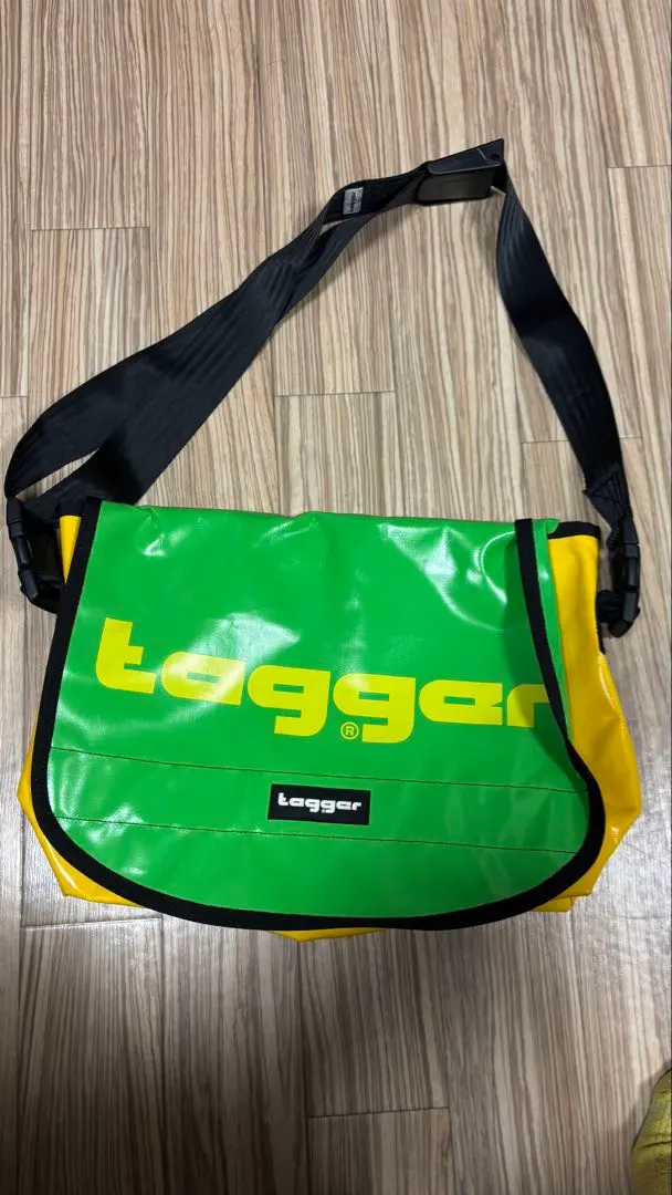 2026年最新】tagger メッセンジャーバッグの人気アイテム - メルカリ