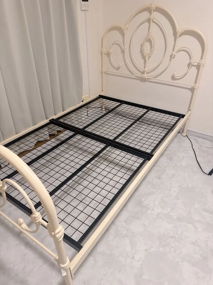 ローラアシュレイ ハート アイアン アイボリー ダブル ベッド フレーム