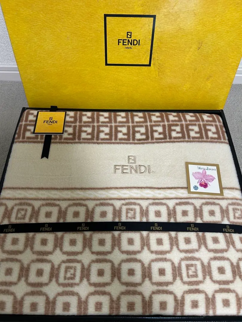 2026年最新】フェンディ綿毛布の人気アイテム - メルカリ