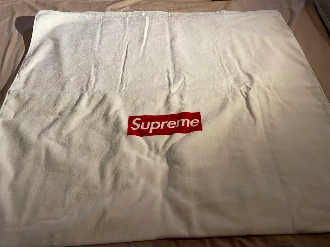 2026年最新】supreme ビーチタオルの人気アイテム - メルカリ