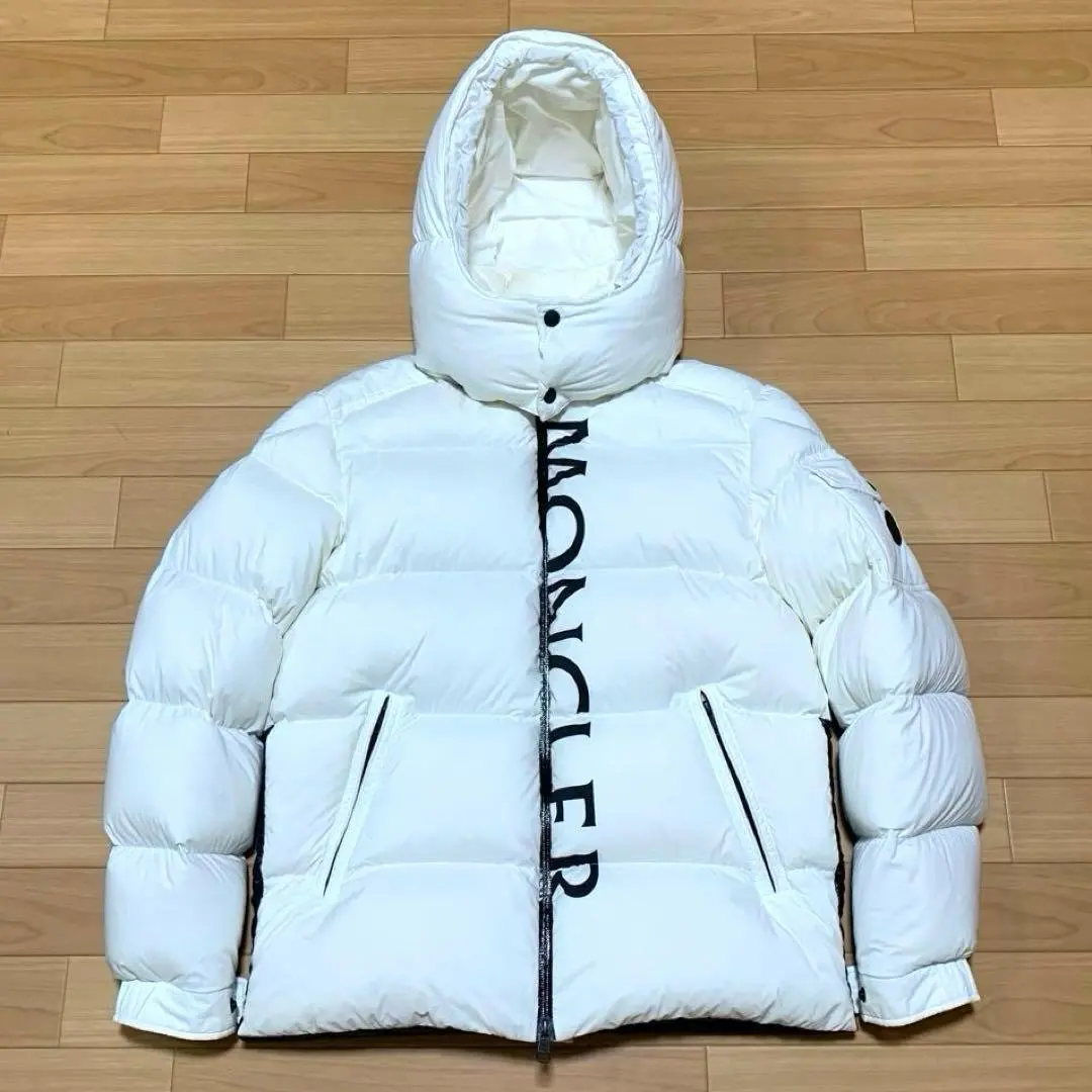 2026年最新】モンクレール マウレス ホワイトの人気アイテム - メルカリ