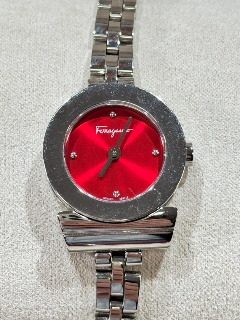 フェラガモ ガンチーニ 赤文字盤 動作品 FBF121807960248 フェラガモ