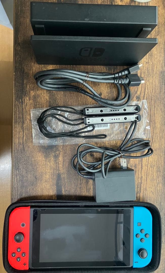 Nintendo Switch 本体 赤/青 Joy-Con 付属品 Nintendo Switch 本体【Joy-Con(L) ネオンブルー/(R) ネオンレッド