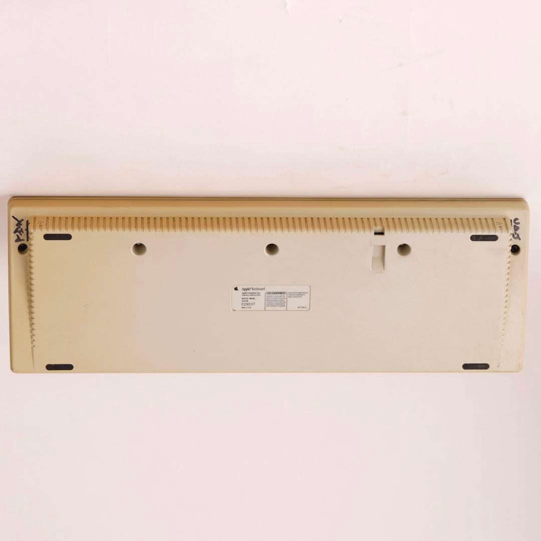 Macintosh SE/30 本体＋キーボード ジャンク品 - メルカリ