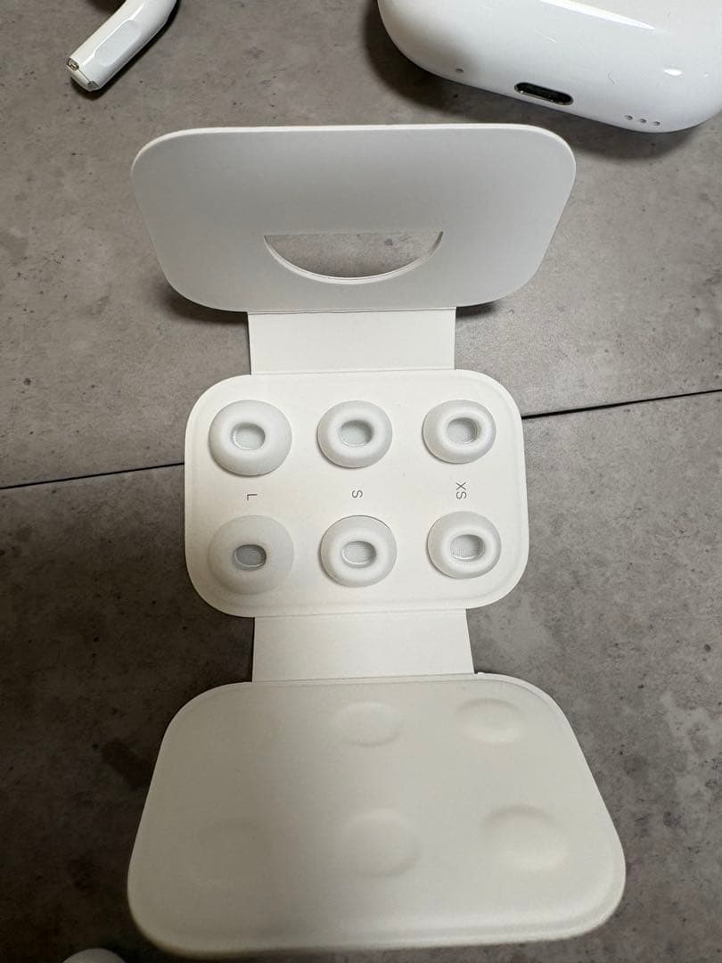 K*8様 AirPods Pro2 本体 箱、ケーブル付き - イヤホンヴィンテージ