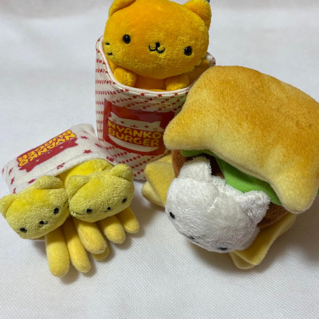 レア】にゃんにゃんにゃんこ ハンバーガーセット ぬいぐるみ - メルカリ