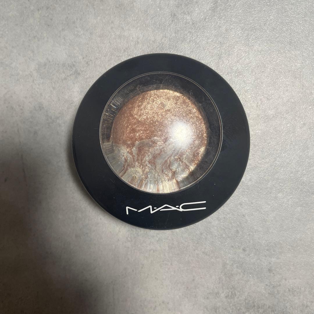 MACミネラライズアイシャドウ ラブコネクション - メルカリ