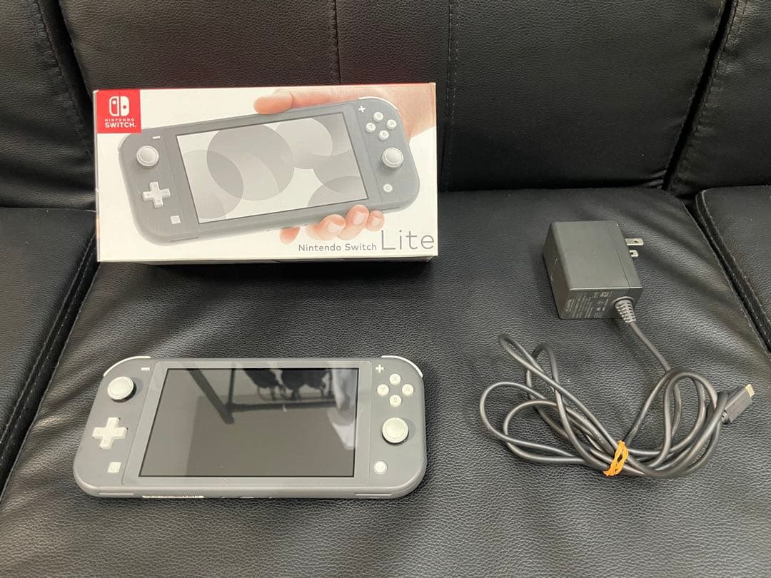 Nintendo Switch Lite 本体 充電器SDカード付き【中古品】 Nintendo Switch Lite グレー中古超美品充電器、SDカード付き