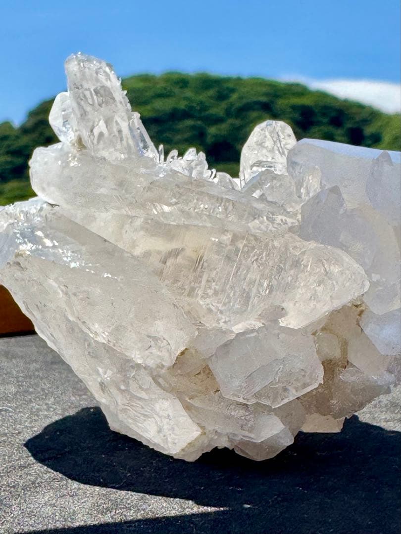 国産鉱物】水晶クラスター(宮崎県) 鉱物標本の通販｜glewmarket.com