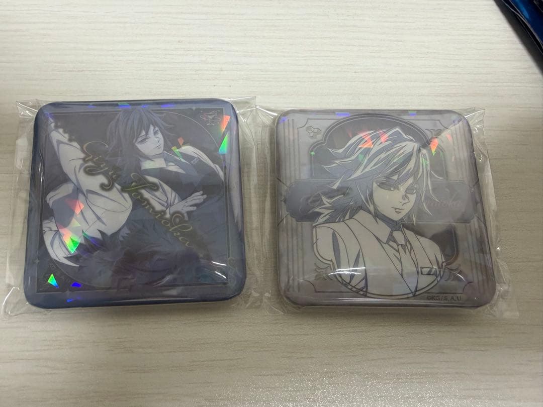 鬼滅の刃 モクテルバー ロト グリッター缶バッジ 冨岡義勇 - メルカリ