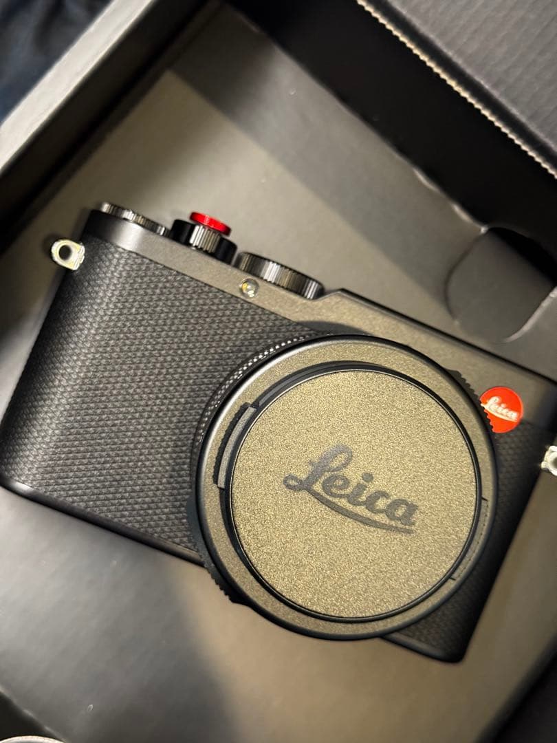 LEICA D-LUX8 付属＋アクセ多数(新品サムレストオートキャップなど