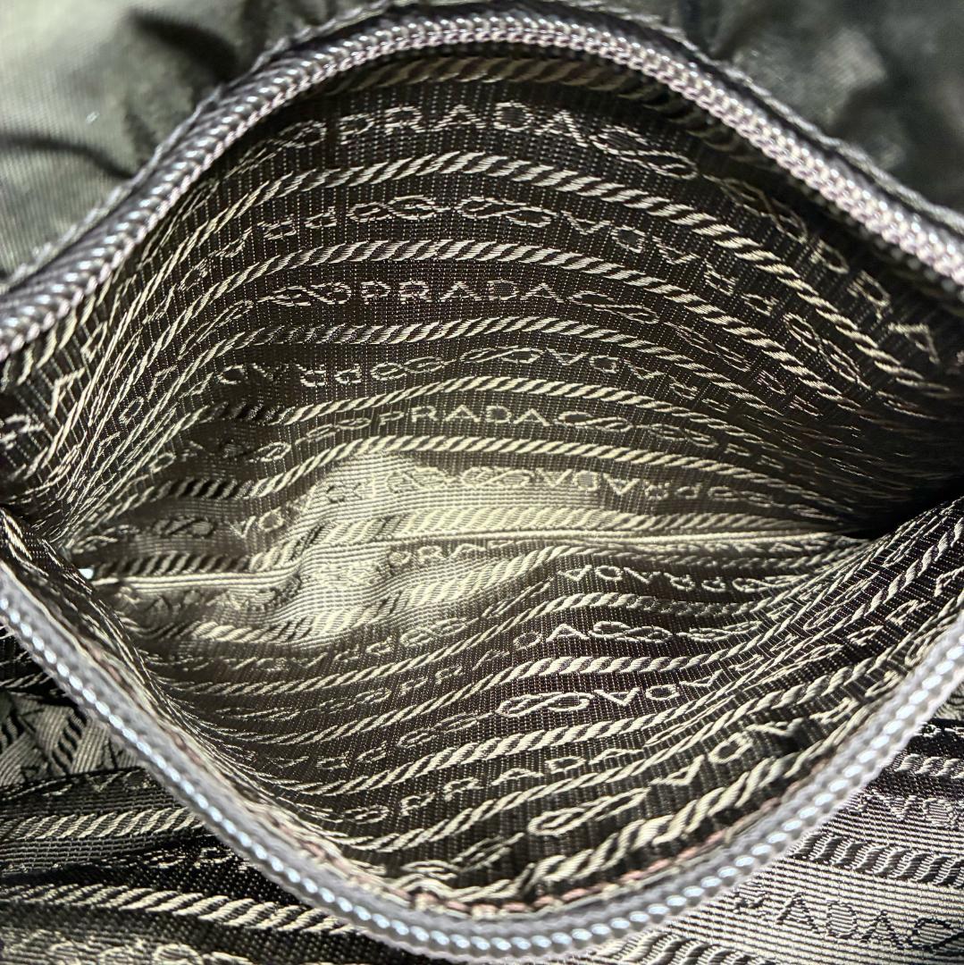 美品 PRADA プラダ ナイロン ショルダーバッグ カーキ A1359B1 - メルカリ