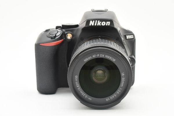 【美品】ニコン Nikon D5600 レンズキット《ショット数11958回》